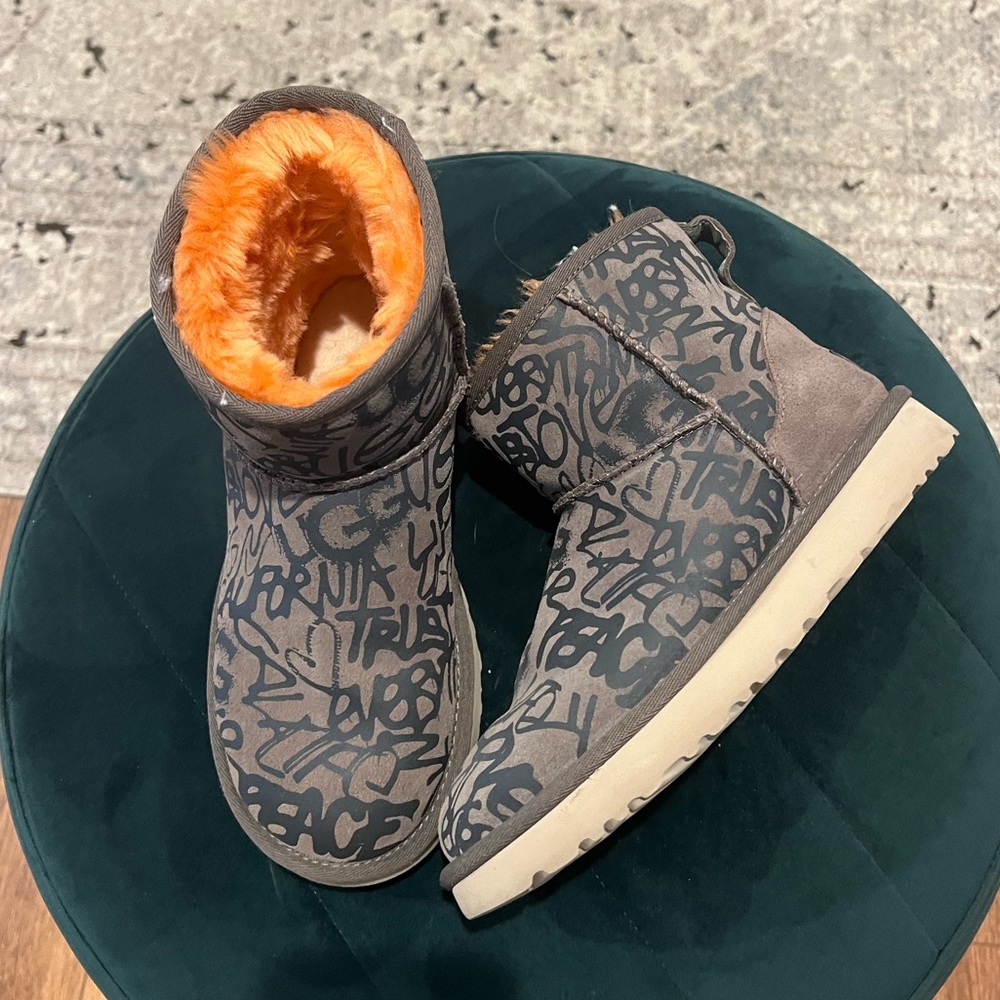 UGG